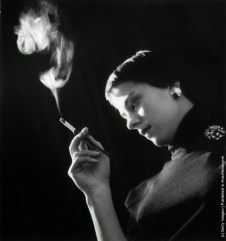 Resultado de imagem para smoking cigarette on theatre actress