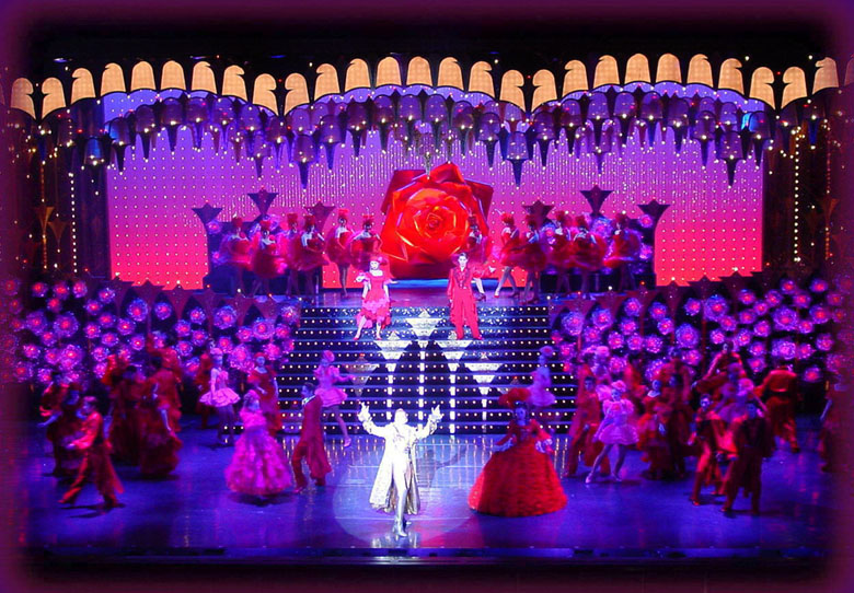 takarazuka-stage.jpg